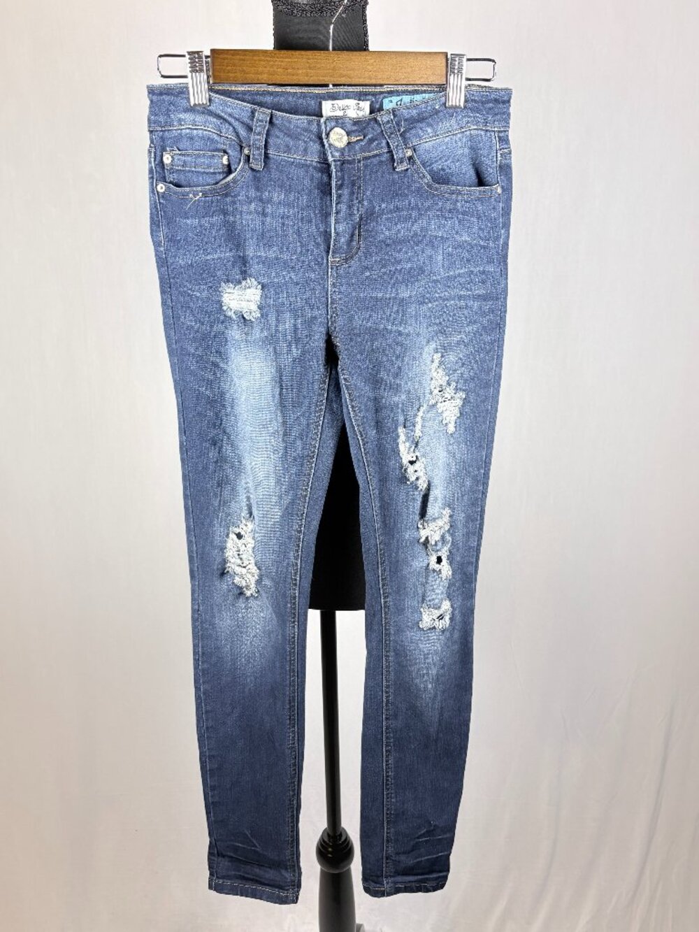 Indigo Rein | Medium Wash Distressed Skinny Jeans |  7 | Stretch Denim Y2K